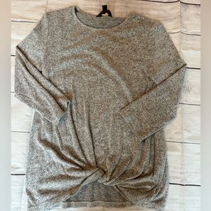 NWOT Women's Market & Spruce Front Twist Top